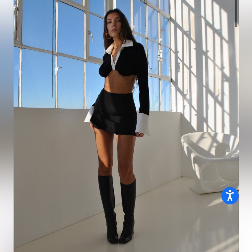 Mirror Palais Black & White Cropped Collared Top